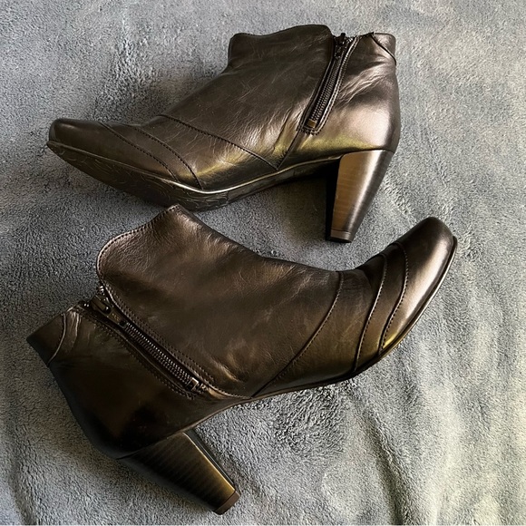 Eric Michael Bonita Smooth Leather Side Zip Boots. NWOB Ret $145 Sz 40 (9.5 US) - Picture 7 of 10